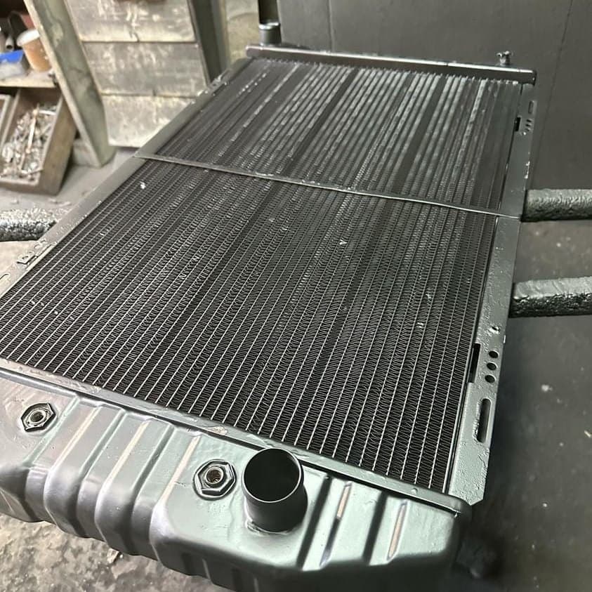 radiateur de voiture ancienne Ford Gran Torino Coupe après réparation par Rennes Radiateurs