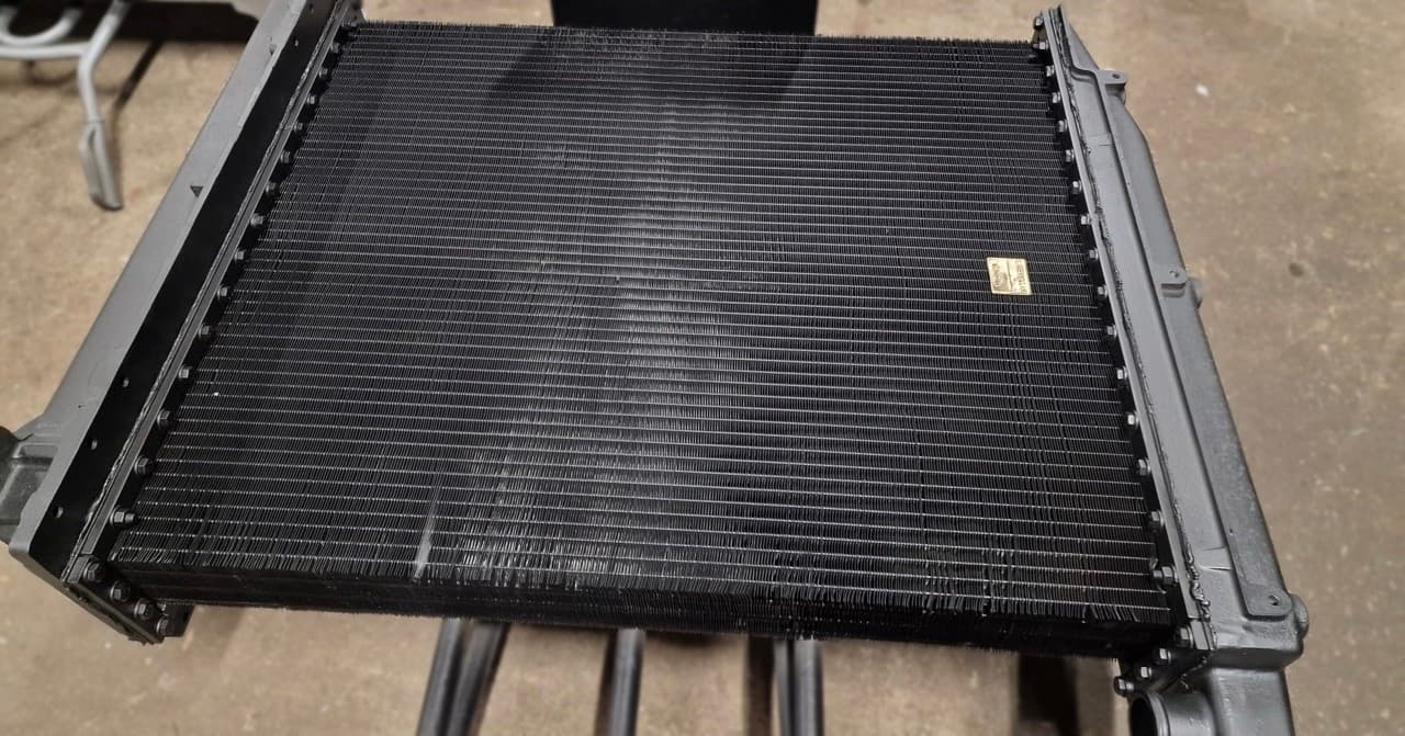 radiateur de tombereau Caterpillar après réparation par Rennes Radiateurs